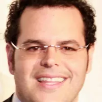 Josh Gad