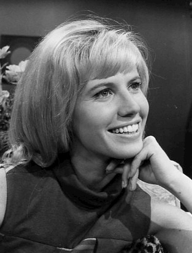 Leslie Charleson